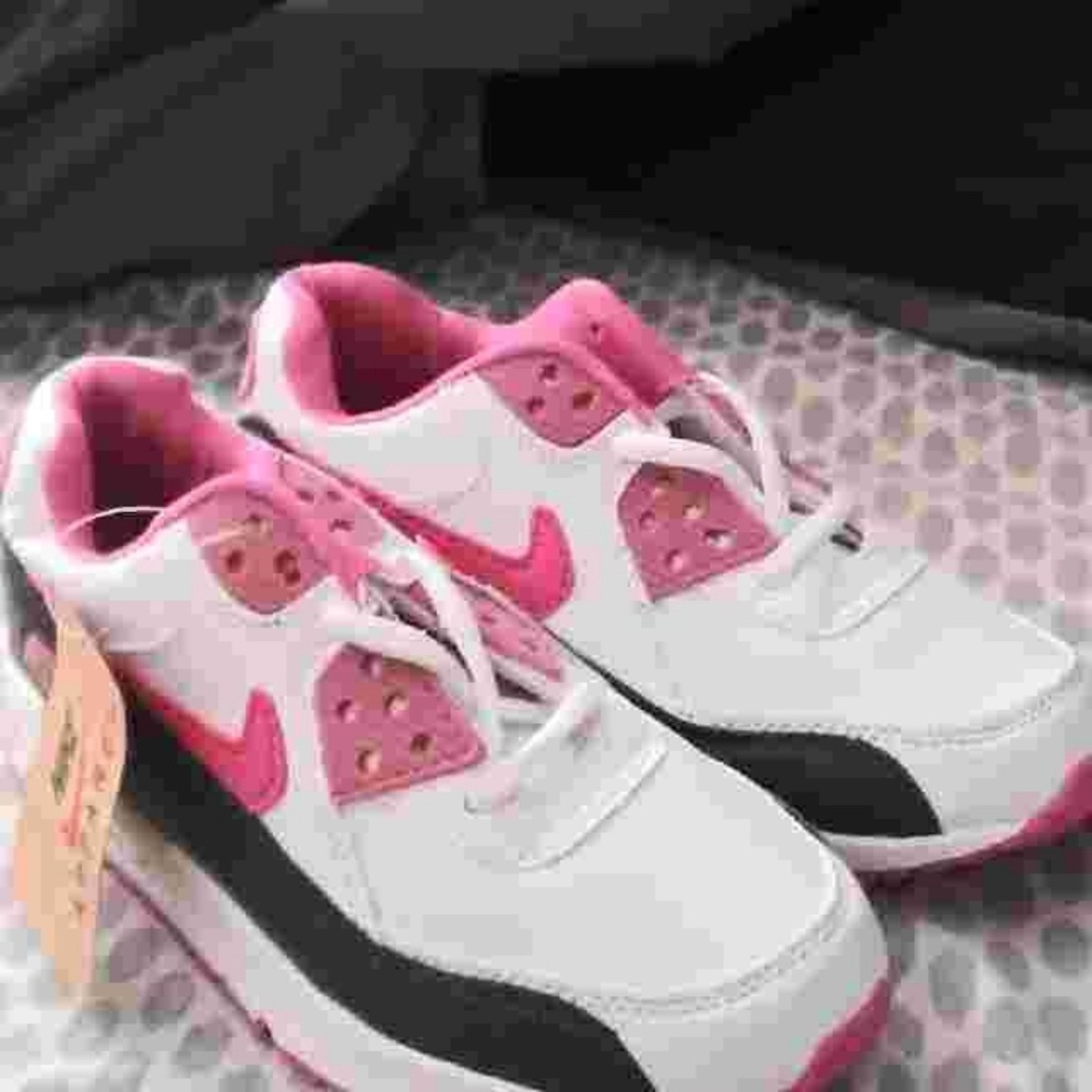 Shoes - Picture 3 of 6